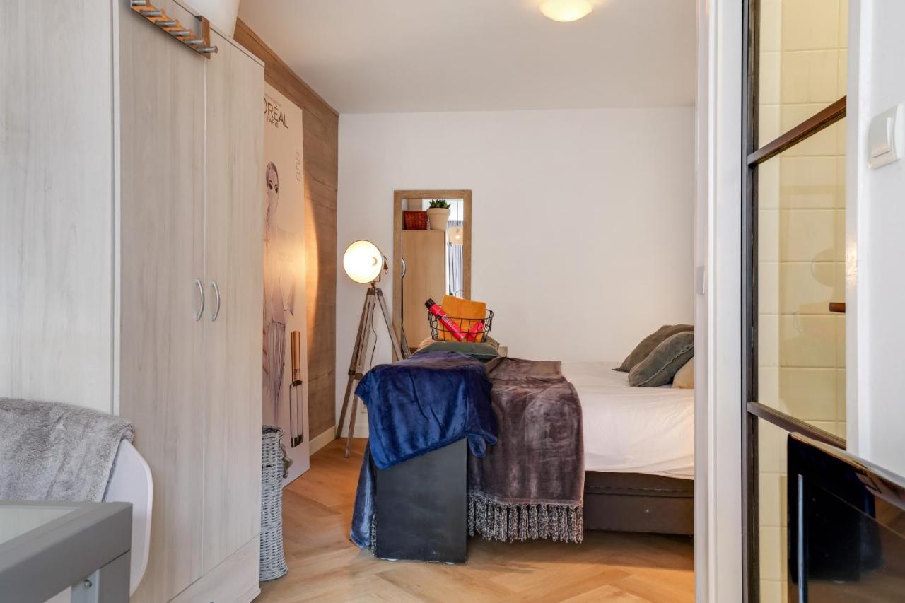 Knus Appartement In Sneek Exteriör bild